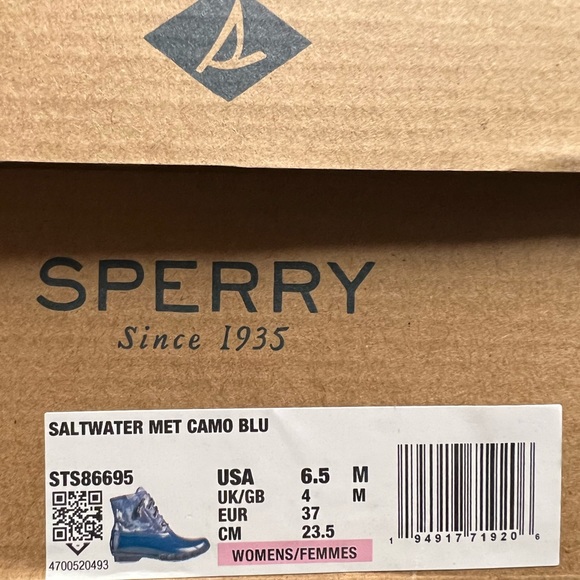 NWT Sperry duck boots. Blue camo. Size 6.5 - Picture 2 of 5